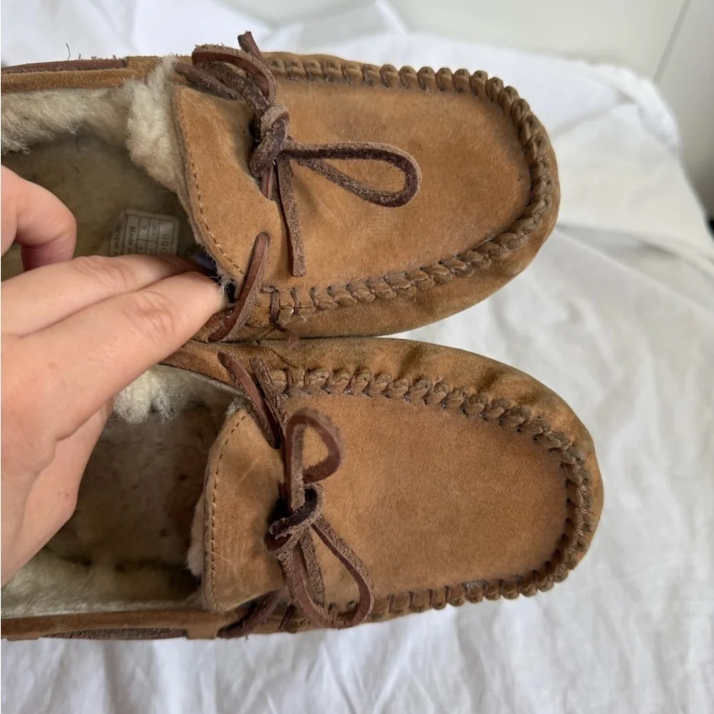 UGG Dakota Moccasin Slipper Chestnut Il Suede Brown Size 6